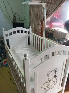 Box Bayi Kayu dan Ayunan Bayi Rotan Murah