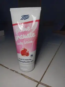 BOOTS POMEGRANATE BODY LOTION SMOOTH&MOISTURISE 180ML EXPIRED 06-2026,