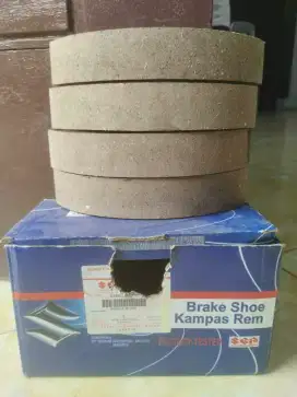 Dijual cepat brake shoe/kanvas rem Suzuki Ertiga!!