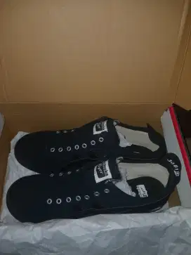 Dijual sepatu onitsuka tiger