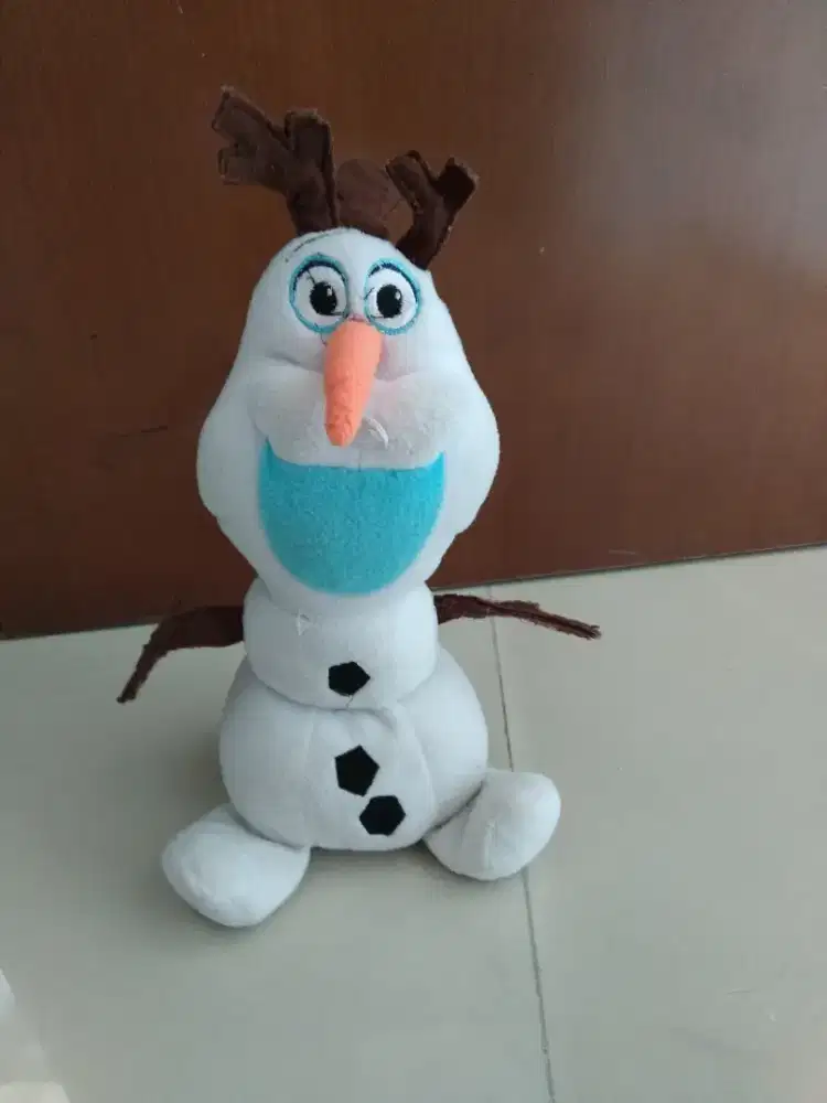 Boneka Olaf Snowman