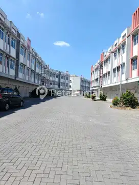 DIJUAL RUKO JALAN PAMAH KOMPLEK DELI OLD TOWN (Nuri)