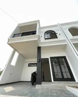 Rumah Mewah 2 Lantai Lokasi Strategis Selangkah Ke Jakarta