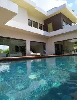 VILLA TROPIS BUC DI AREA 3 PANTAI TERNAMA DI PECATU, BALI