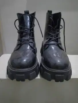 Sepatu boot wanita insole 22 23 slim