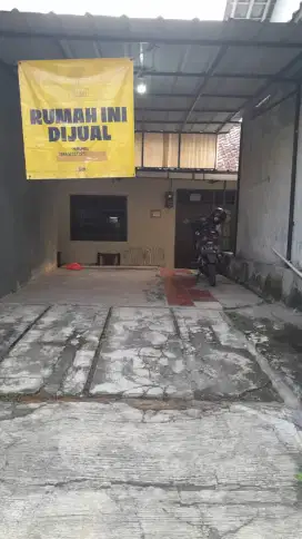 Dijual rumah hitung tanah Kukusan Beji