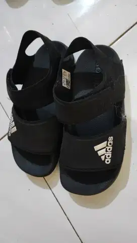 Sepatu anak Adidas ori