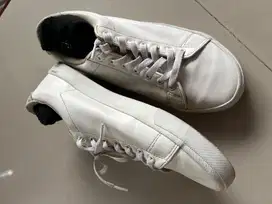 sepatu putih h&m