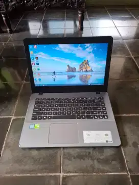 LAPTOP DESAN GRAFIS MERK ASUS INTEL CORE I5, RAM 8GB, SSD 256GB