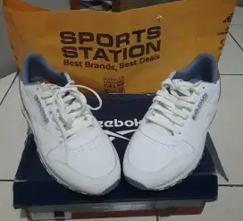 Sepatu Reebok ukuran 42 harga nego