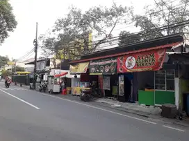 Dijual Bangunan usaha di pinggir jalan raya tanjung barat Pasar minggu