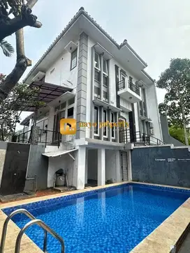 Rumah Bagus Siap Huni Ada Kolam Renang di Bangka Kemang Jakarta