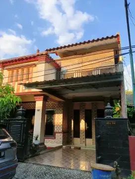 DISEWAKAN RUMAH 2 LANTAI KLIPANG