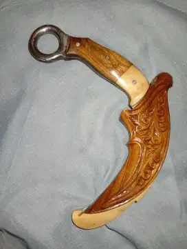 Karambit sarung kayu