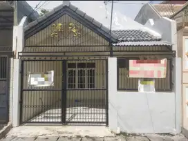 DiSewakan Rumah Siap Huni Lebak Permai Surabaya.