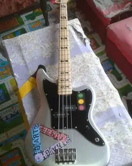 Bass Fender Jaguar Ala Blink 182