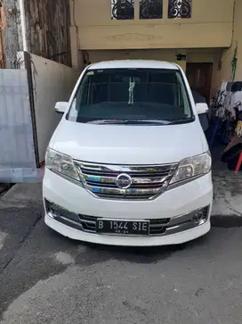 DIJUAL NISSAN SERENA 2014