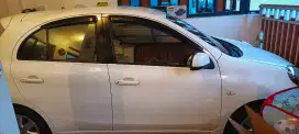 Nissan March Automatic 2011