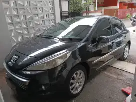 Dijual Cepat Peugeot 207 hitam tahun 2010 pajak hidup pemilik langsung