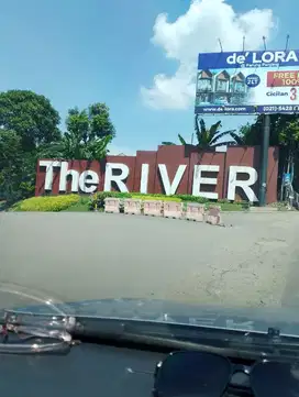 the River colorado Rumah baru selangkah satasiun  parung panjang