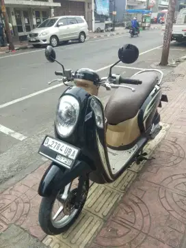 Scoopy Fi 2013 lengkap mulus pisan