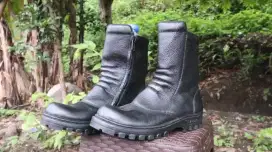 Sepatu Safety Boots Size 42