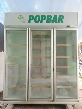 Jual showcase 3 pintu merek GEA kapasitas 1500 L kondisi normal