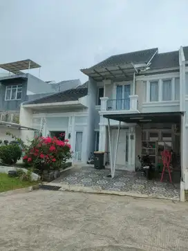 DIJUAL RUMAH VIEW GUNUNG DI GREEN MOUNTAIN SENTUL CITY SSR614 A24