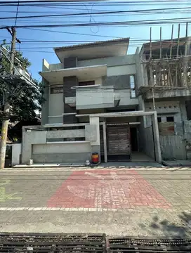 Rumah Mewah 2 Lantai Plus Mebelair Kayu Jati di Jl. Medoho Permai