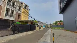 Rumah + Kost  20meter terhitung tanah  ke JL Raya Mampang  Prapatan