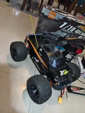 Team magic E5 1/10 Monster Truck