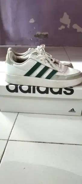 Sepatu Adidas breakneat 2.0