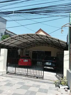 Disewakan rumah pinggir jalan raya indraprasta semarang