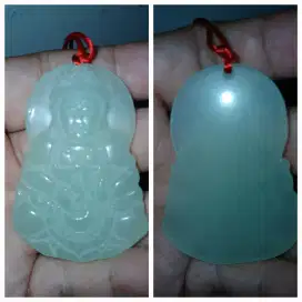 Liontin giok antik kuno