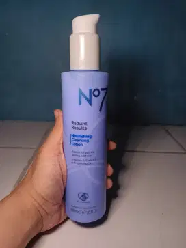 BOOTS NO7 RADIANT RESULT NOURISHING CLEANSING LOTION 200ML EXP 12-2025