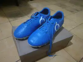 Sepatu sepak bola ortuseight Insignia FG