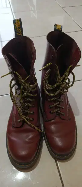 SEPATU Docmart Cherry Red 10 Holes (No box)