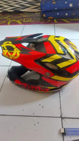 Helm folker downhill