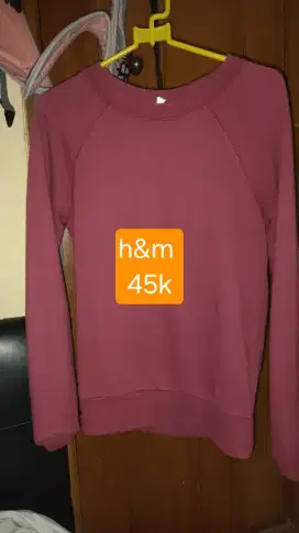 Sweater Maroon Wanita