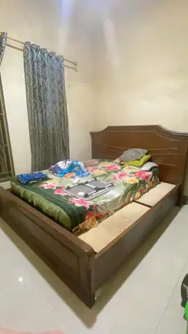 Tempat tidur,lemari dan meja rias