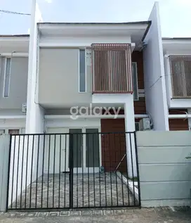 JUAL RUMAH 2 LANTAI MINIMALIS 900 JT an DI KARANG ASEM