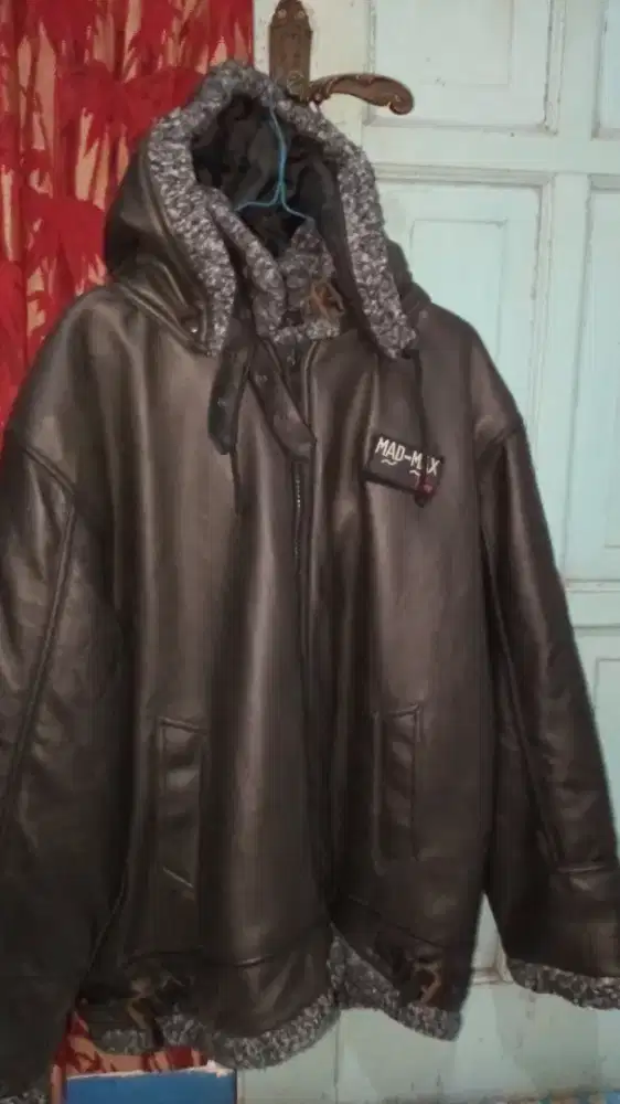 Dijual jaket kulit dengan daelaman wol