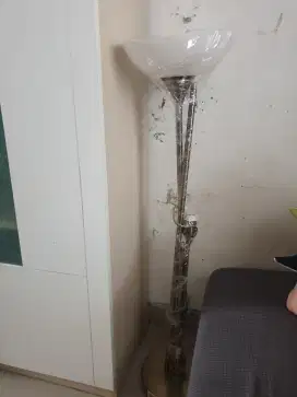 Lampu lantai Azko
