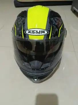 Helm Zeus ZS813