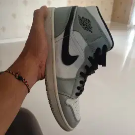 AJ 1 Mid Smoke Grey (44)