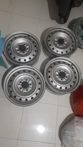 Velg Kaleng asli copotan Terios, lengkap dengan Cover dan Dop