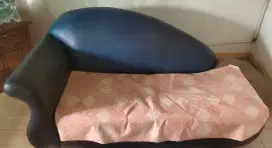 Sofa panjang buat santai