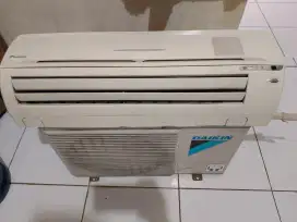 Ac Daikin thailand 1pk sqound