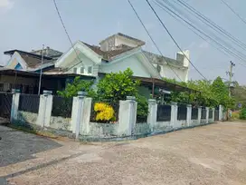 DIJUAL RUMAH HALAMAN LUAS JALAN KM 10 PALEMBANG