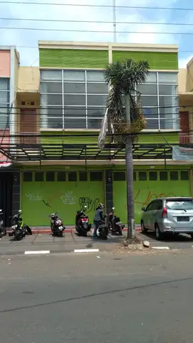 Disewakan 2 Ruko 2.5 Lantai di Danalaga Sukabumi